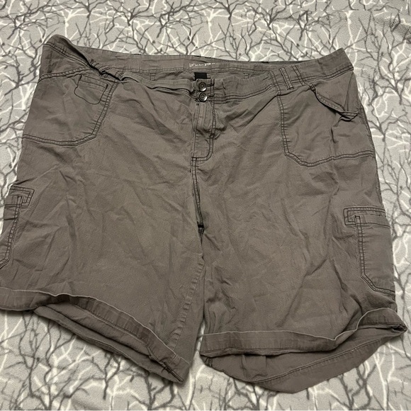 Lane Bryant Shorts Size 28 - Picture 2 of 7